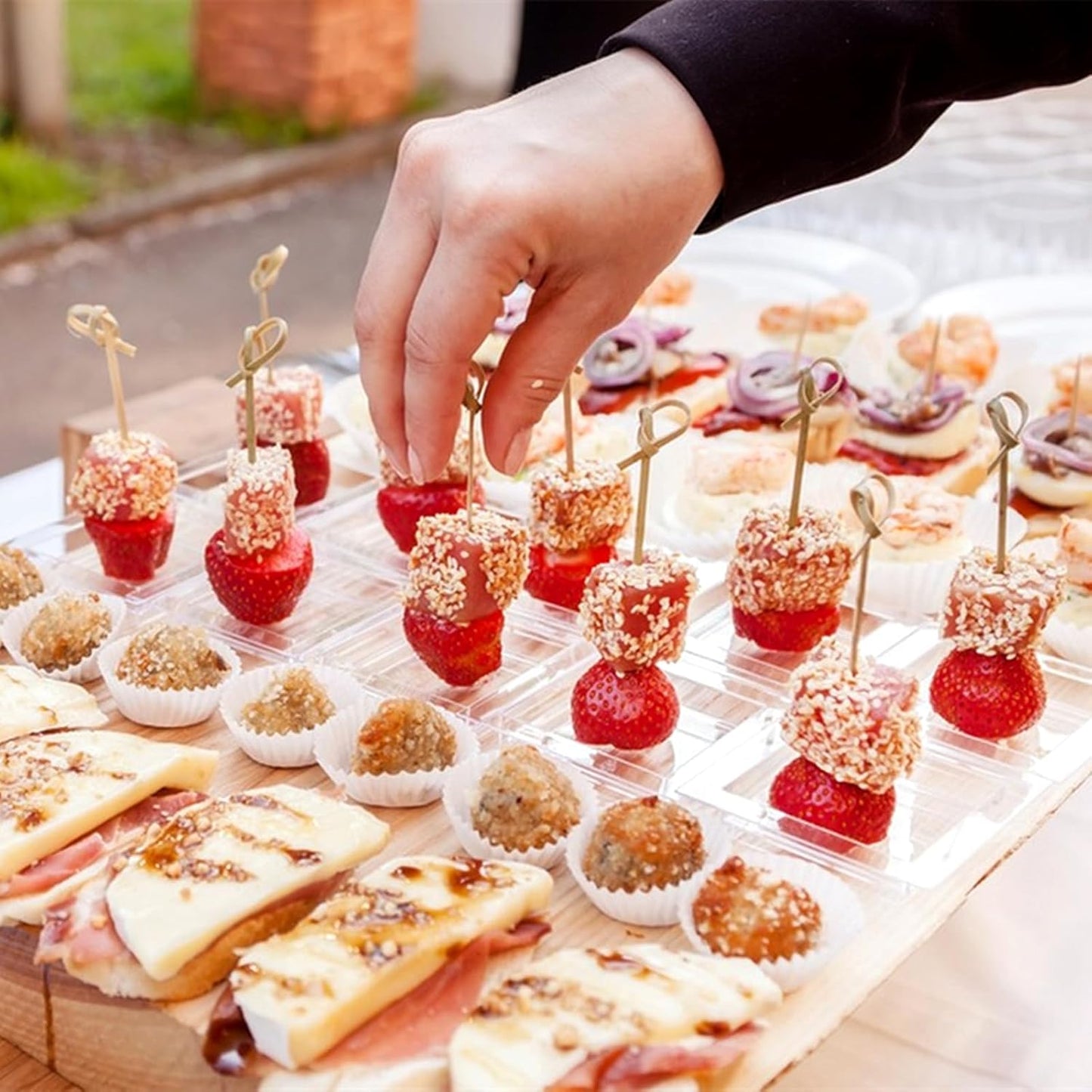 100Ct Mini Dessert Plates with Tasting Spoons, 2.5 Inch Small Reusable Clear Plastic Square Party Serving Hors D'Oeuvres Plates for Appetizers (Square)