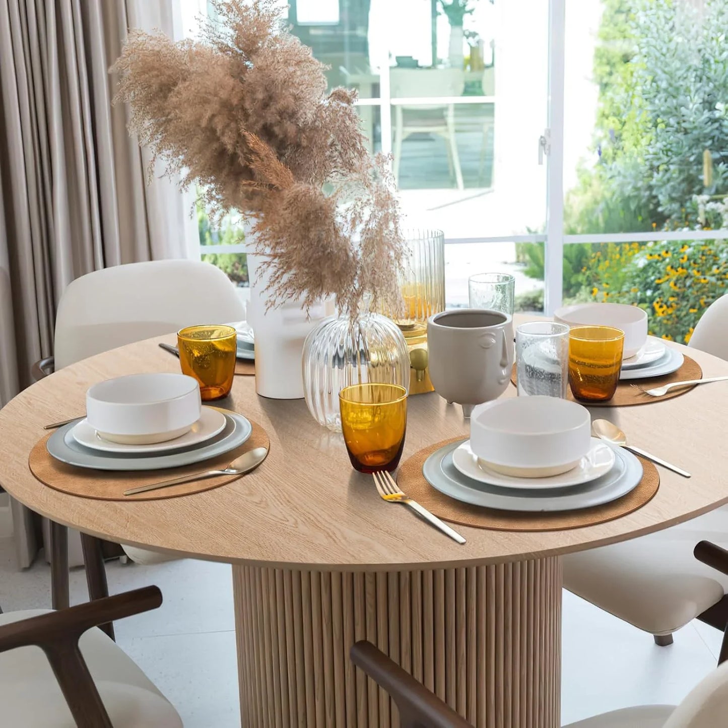 Placemats, Heat Resistant round Placemats Set of 8 Washable, Waterproof Table Mats, Wipeable Faux Leather Place Mats for Kitchen, Dining Room, Camel