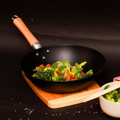 23-0003, Lightweight Cast Iron Stir Fry, 11.5-Inch