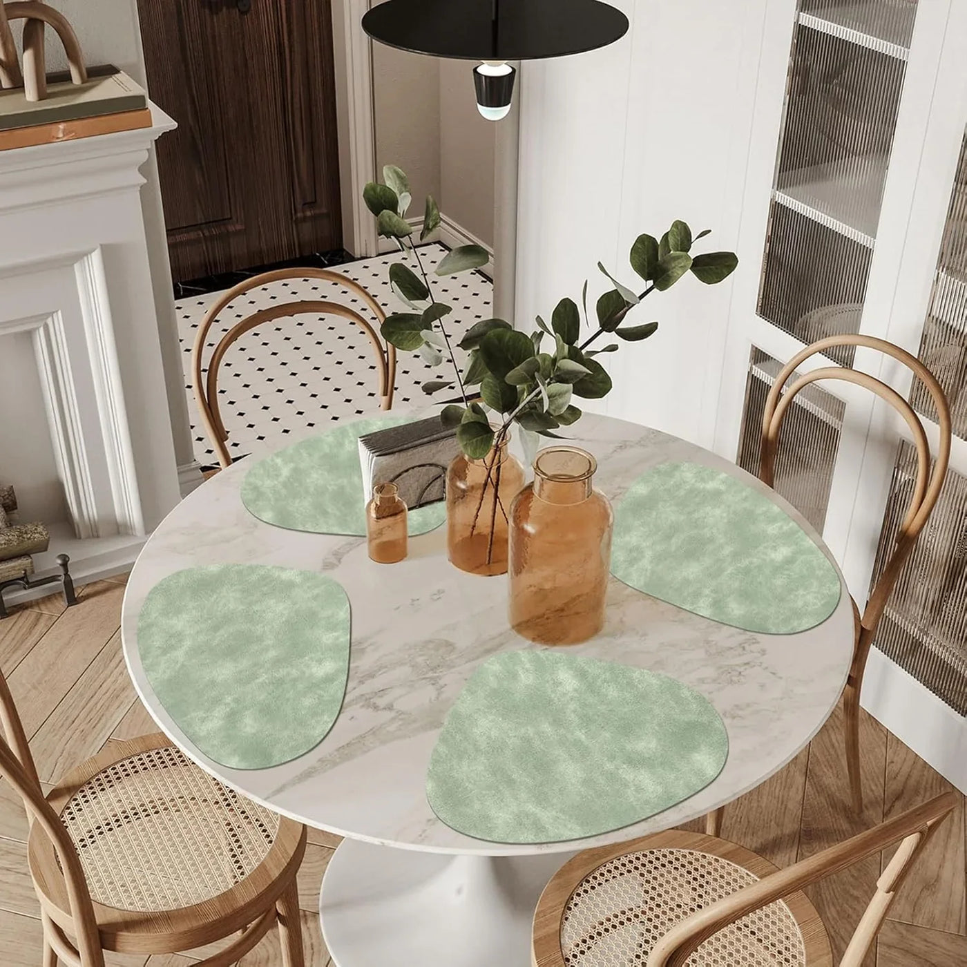 Placemats, Heat Resistant round Placemats Set of 8 Washable 13 X 17 Inch, Waterproof Table Mats Wipeable for Kitchen, Dining Room Table Christmas Decor, Green