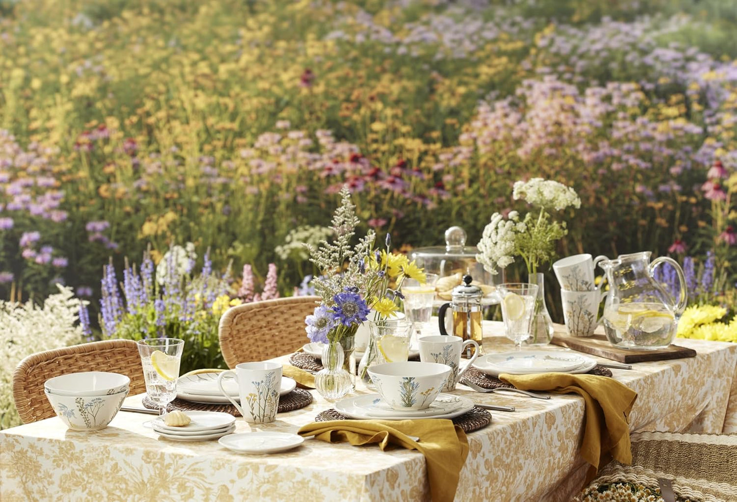 897830 Wildflowers 16-Piece Dinnerware Set, Service for 4