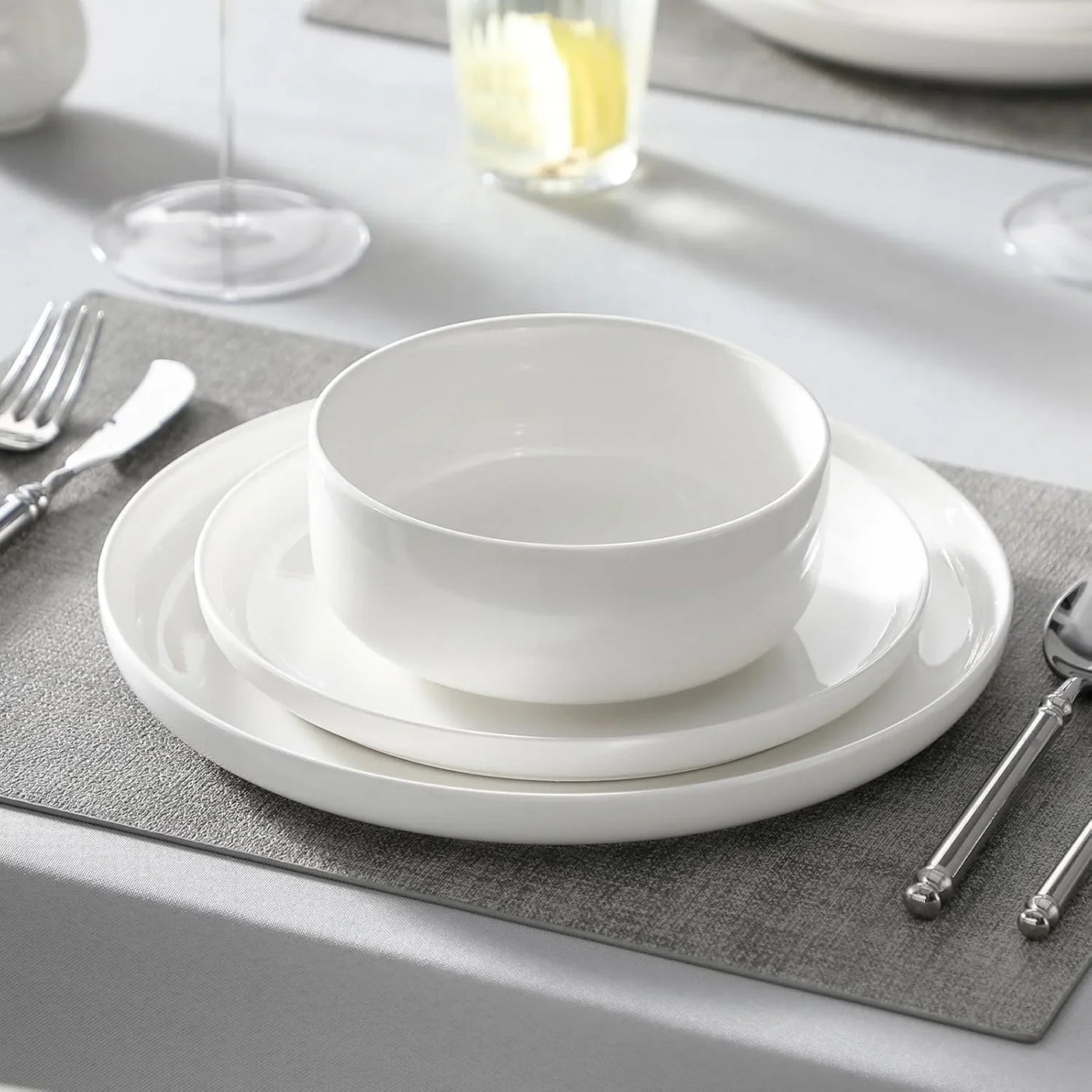 Plates and Bowls Sets, 18 Pieces Porcelain Dinnerware Sets Dishware Sets Chip Resistant Ceramic Dish Set Dining Dinner Ware Service for 6, White, Series LUNA