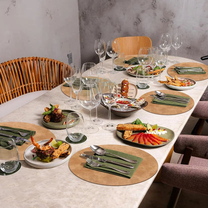Placemats, Heat Resistant round Placemats Set of 8 Washable, Waterproof Table Mats, Wipeable Faux Leather Place Mats for Kitchen, Dining Room, Camel