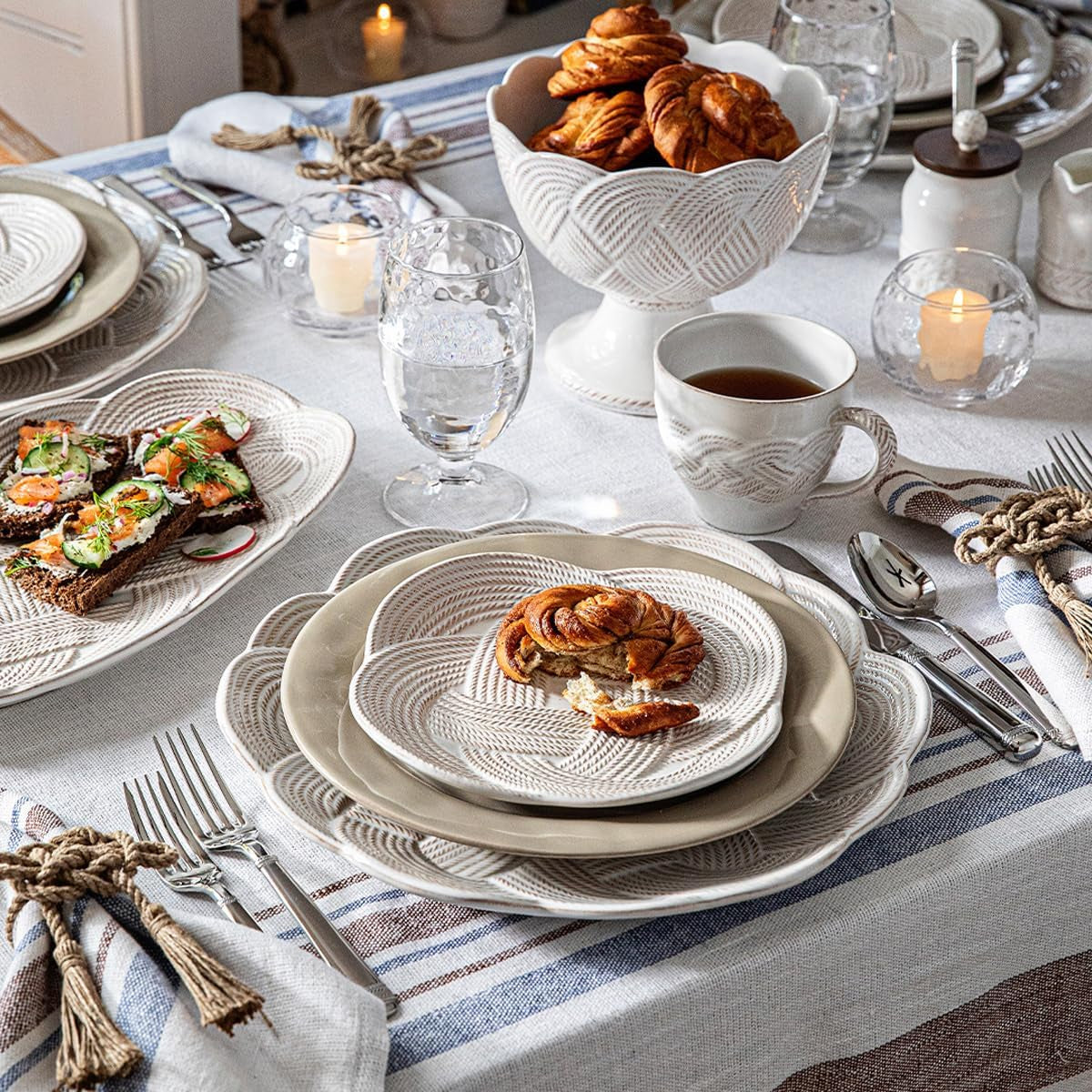 Le Panier Mystic Knot Dessert/Salad Plate - Whitewash