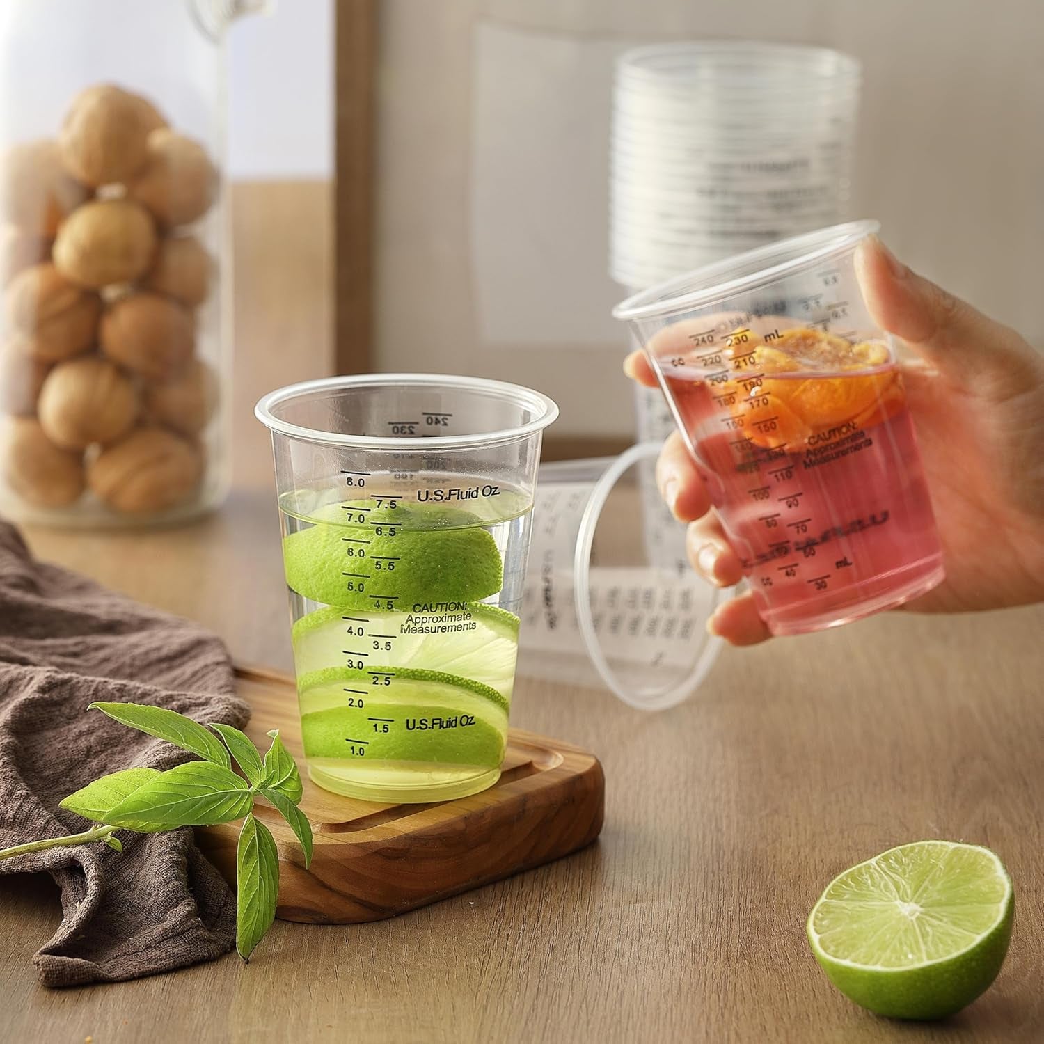 20Pcs 8Oz Graduated Clear Plastic Measuring Mixing Cups with 20Pcs Wooden Stirring Sticks for Mixing Paint, Pigments, Epoxy Resins