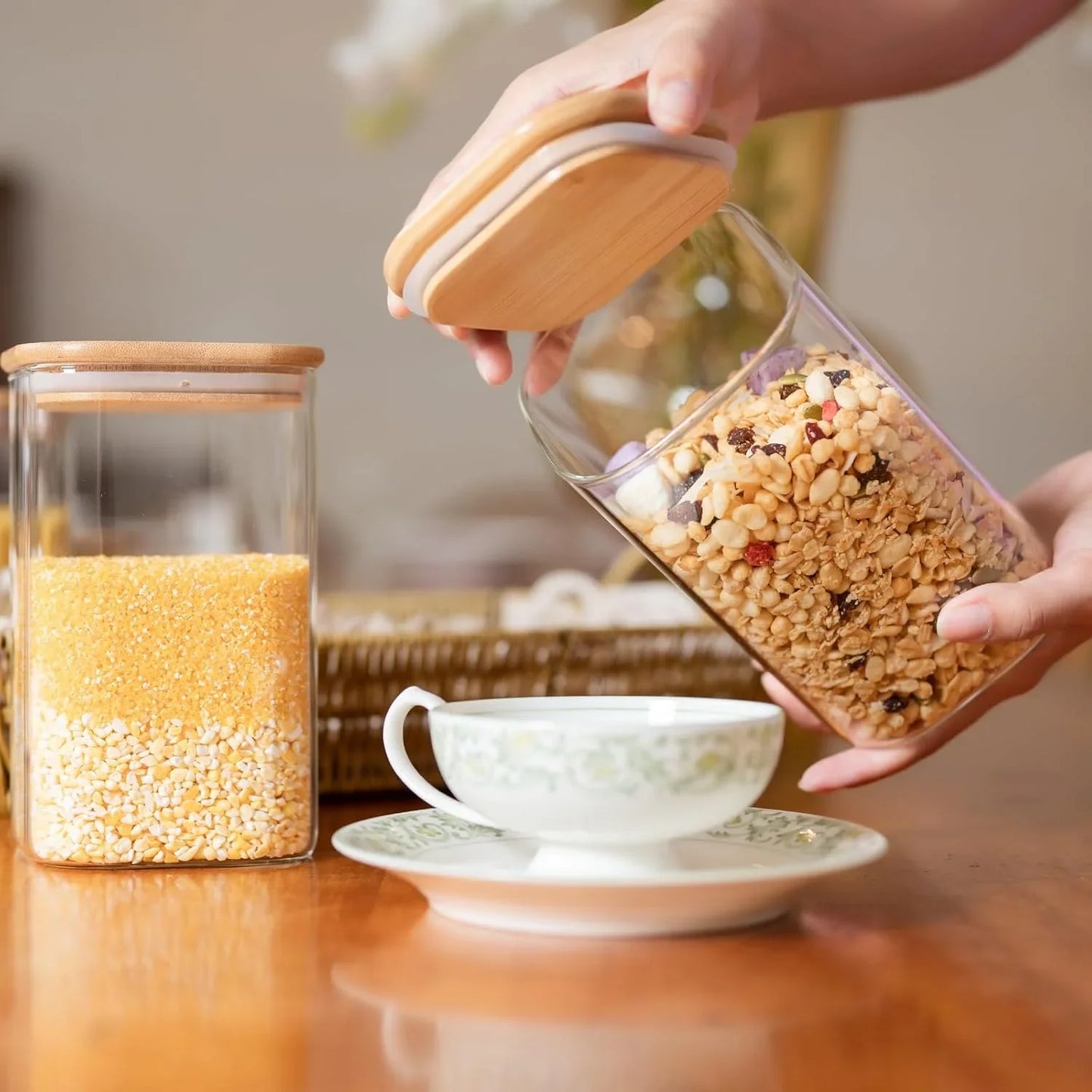 Glass Food Storage Jars 37 Oz Set of 6,Glass Storage Containers Clear Glass Food Canister with Bamboo Lid Airtight for Serving Tea, Coffee, Flour, Sugar, Candy, Cookie, Spice and More (Square)