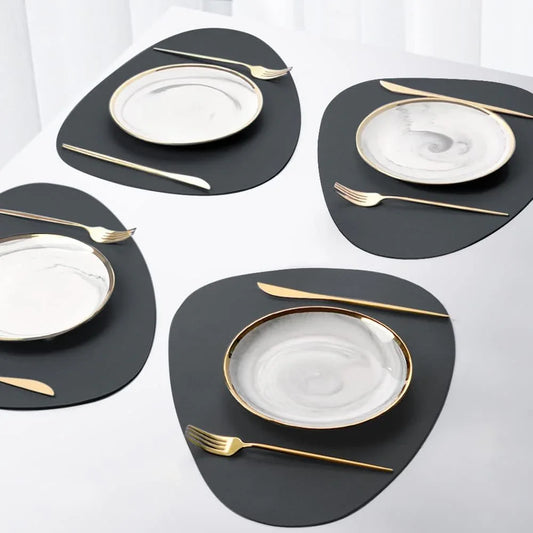 Faux Leather Placemats Set,Round PU Dinning Table Mats,Wipeable Easy to Clean Stain Resistant Heat Resistant Waterproof Place Mats Durable Plate Mats for Table Nordic Style (Black(4Pack))