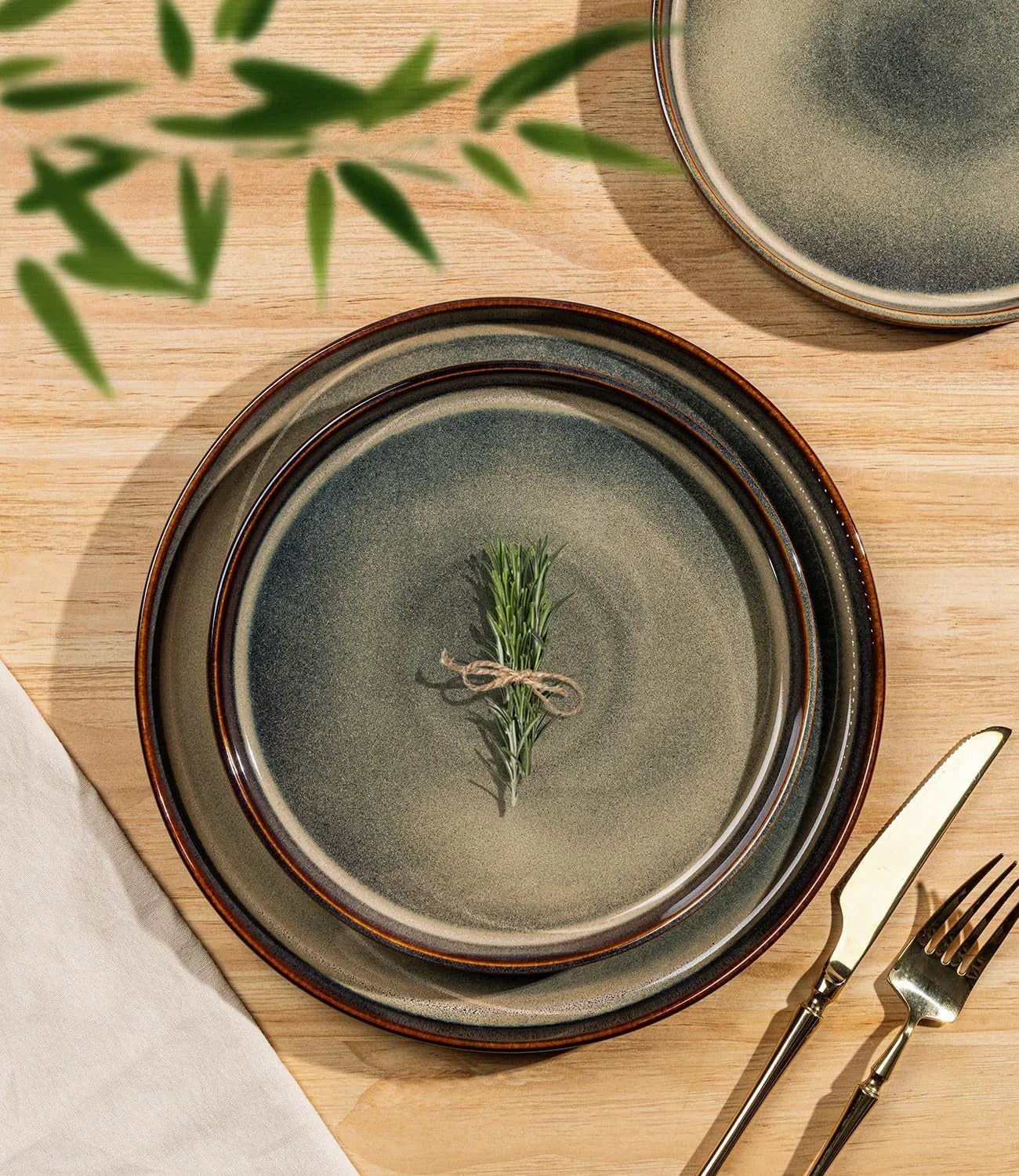 Ceramic Dinnerware Sets for 8, 24 Pieces Porcelain Lightweight Speckled Plates and Bowls Sets, Scratch Resistant Dish Set, Oven & Microwave & Dishwasher Safe, Coca Mocha