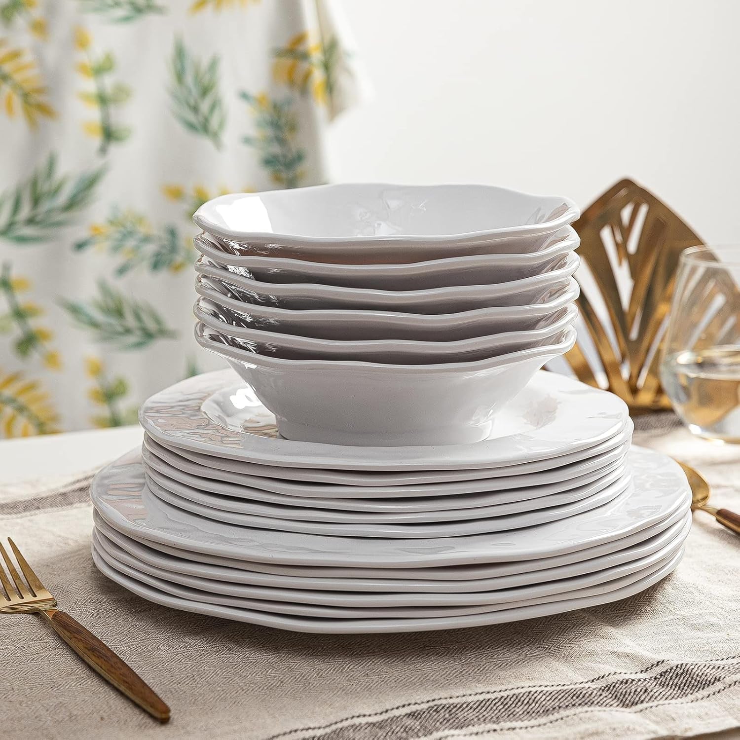 Basic White Melamine Dinnerware Sets, 18 Piece Melamine Dishes Set, Service for 6, Plates and Bowls Sets Great for Indoor and Outdoor Use, Dishwasher Safe…