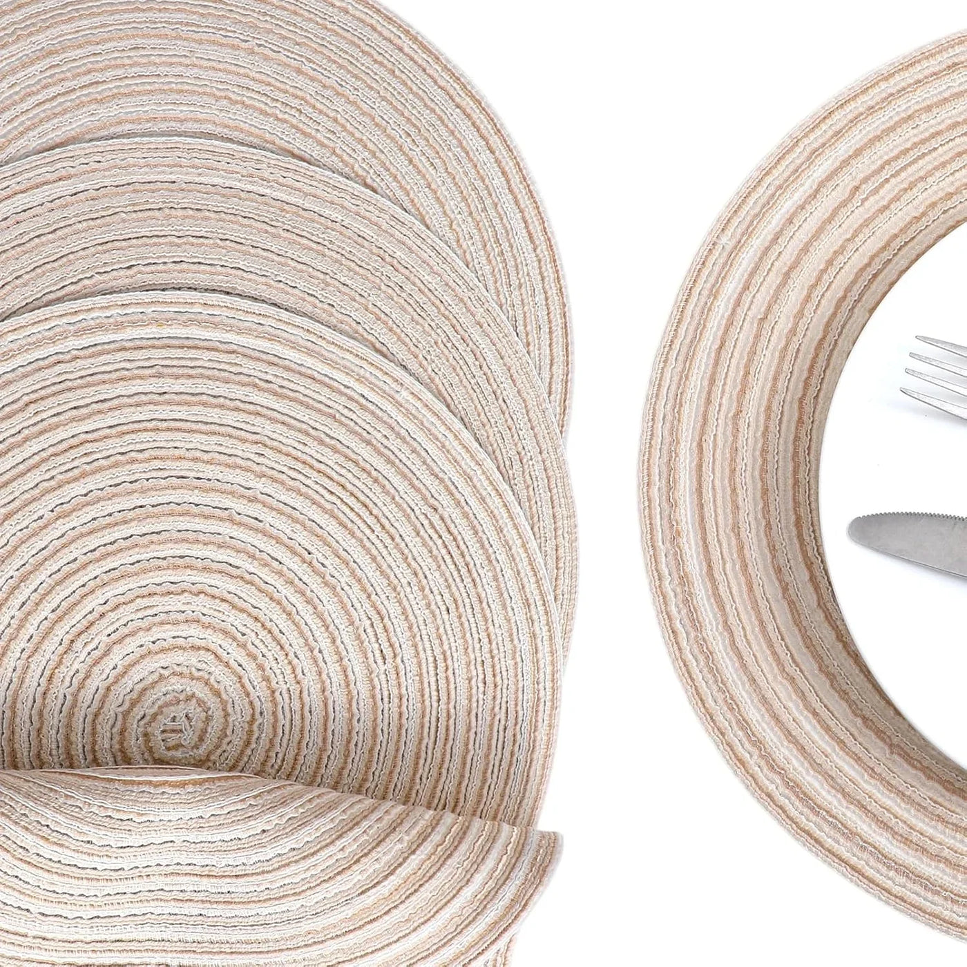 11.8In round Placemats Set of 4 Washable Boho Woven Circle Place Mats Plate Chargers Heat Resistant Non-Slip Braided Table Mat for Dining Tables Decor(Beige)